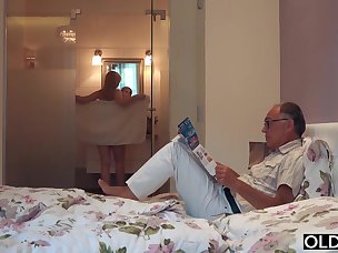 Hot Bed Porn Videos